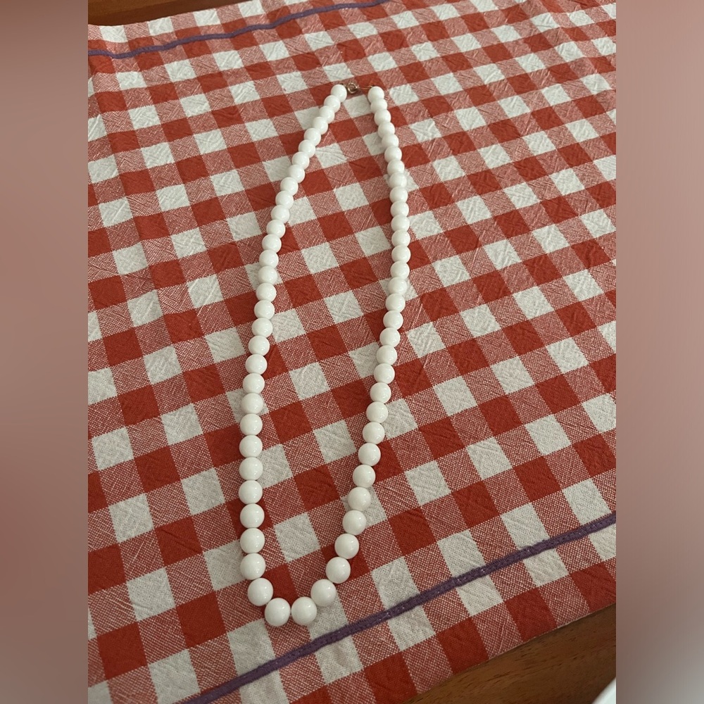 faux pearls round white beaded necklace